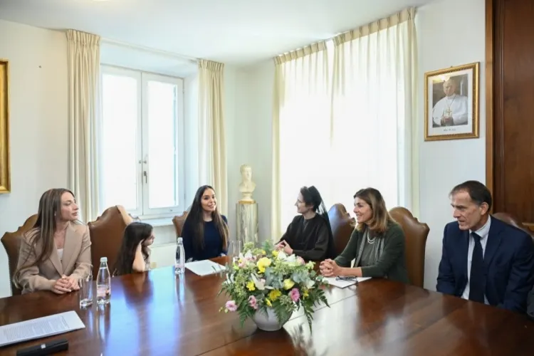 Leyla Əliyeva rahibə Raffaella Petrini ilə görüşüb &