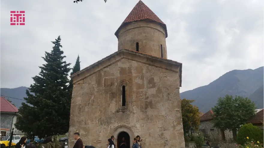 Bünövrəsi Misir ehramları ilə eyni olan Kiş Alban məbədi