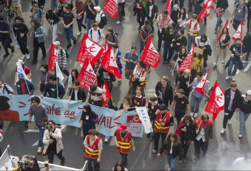 Parisdə həmkarlar ittifaqlarının yürüşü qadağan edilib