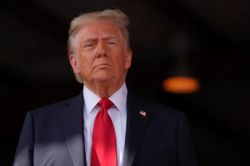 Трамп заявил, что может перенести зал для брифингов из Белого дома