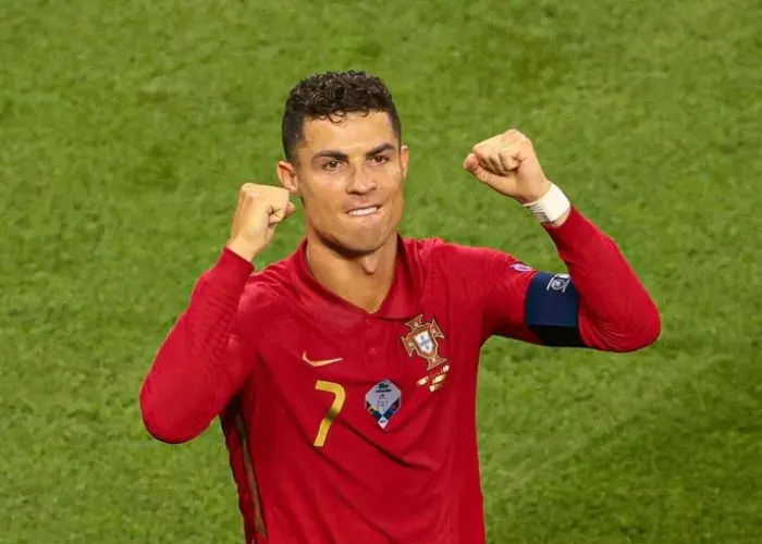 Ronaldu Portuqaliya millisinin ilkin heyətinə daxil edildi