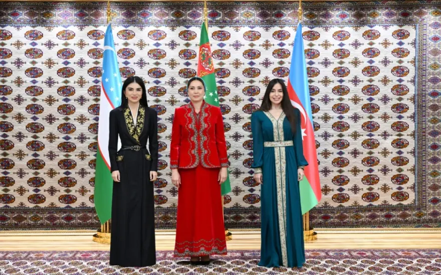 Aşqabadda Leyla Əliyevanın üçtərəfli görüşü oldu – FOTOLAR