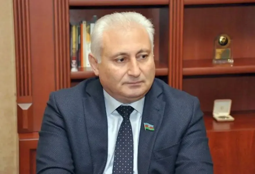 “Paşinyanın başqa yolu yoxdur, konstitusiya dəyişikliyinə getməlidir” – Hikmət Babaoğlu