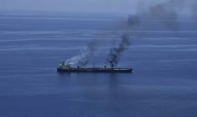 SEPAH: Hörmüz boğazında 2 milyon barel neft daşıyan supertanker minaya düşüb