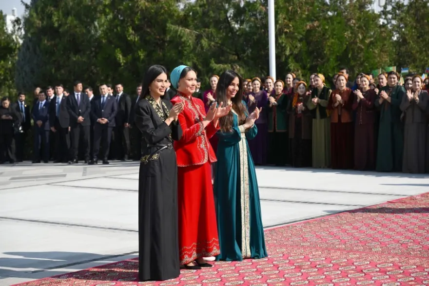 Aşqabadda MAMA “Ana təbiət” beynəlxalq incəsənət sərgisi açılıb - FOTO