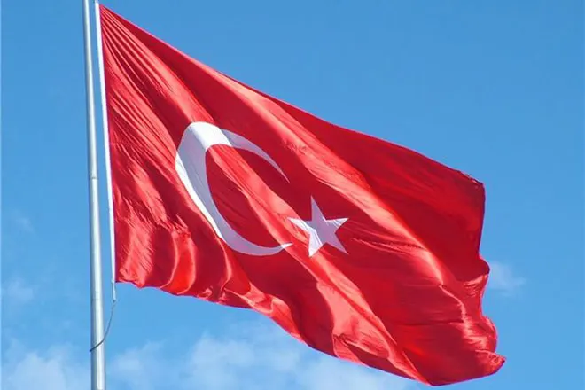 Türkiyə: Azərbaycanda bayrağımızın endirilməsi iddiaları dezinformasiyadır