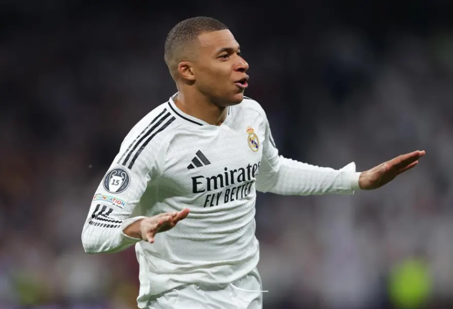 Mbappe Mao Tszedunla bağlı sözlərinə görə Çindən üzr istəyib