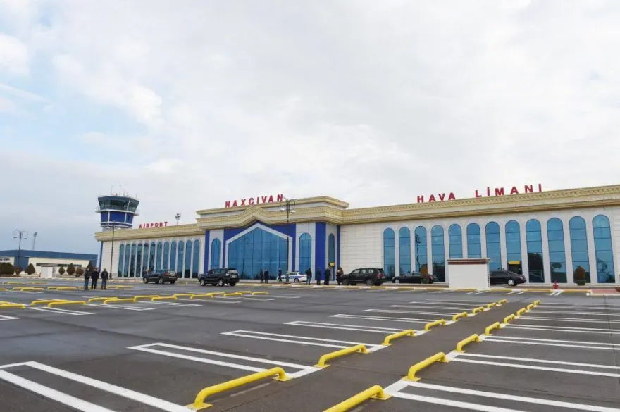 Naxçıvanda hava nəqliyyatı ilə sərnişin və yük daşınması artıb