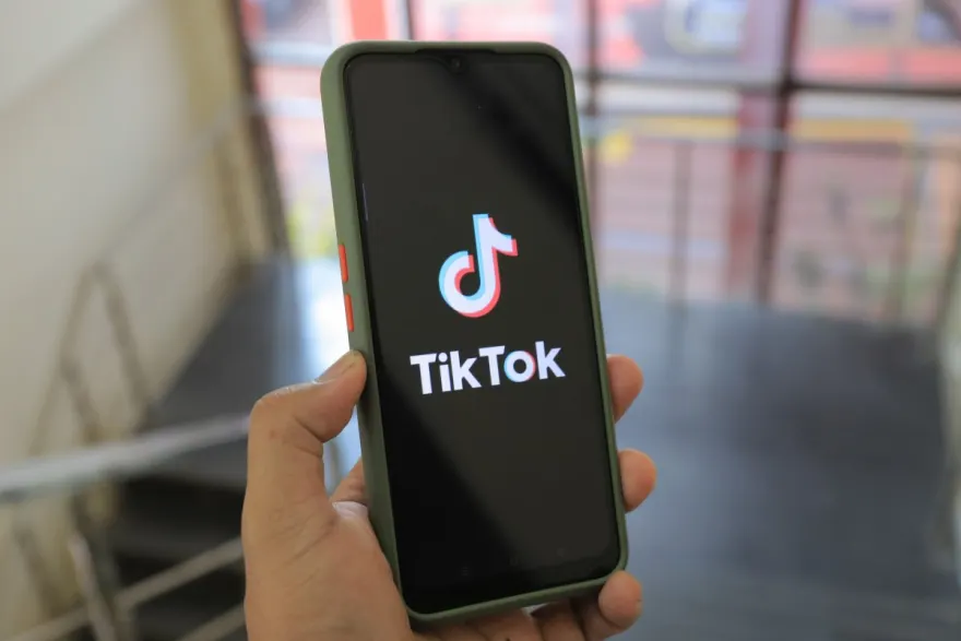 “TikTok”da sürücülük təlimi adı ilə pul alan şəxs 1 ay həbs edildi