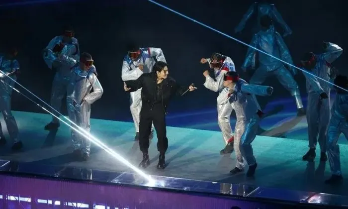 BTS bir ildə Spotify-da 10 milyard dinlənmə rekordu qıran ilk qrup olub