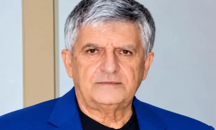 Akif Əyyubov vəfat etdi