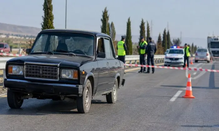 Tovuzda avtomobil piyadanı vuraraq öldürdü