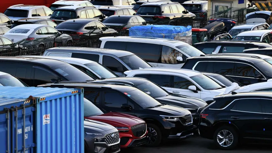 Импорт автомобилей в Азербайджан сократился почти на треть