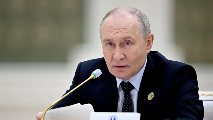 Путин призвал ускорить таможенное оформление и повысить прозрачность внешней торговли