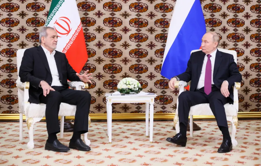 Пезешкиан отправится в Россию на встречу с Путиным
