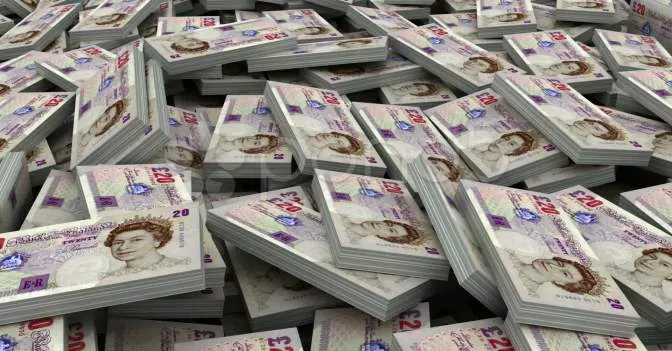 Госдолг Великобритании впервые превысил £3 трлн
