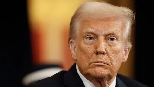 Трамп признался в нанесении макияжа, чтобы "не выглядеть как мертвец" - Видео