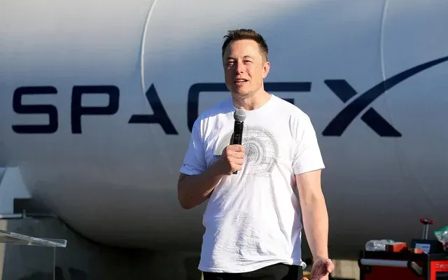 Маск пообещал подарить акции SpaceX американским детям