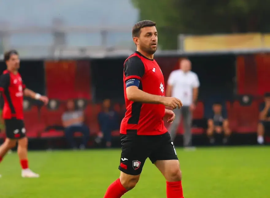 "Qəbələ"nin futbolçusu Asif Məmmədov: "40 yaşında meydana çıxmaq tarixdə qalan göstəricidir"