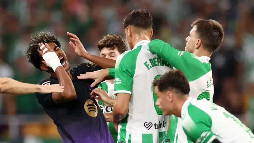 "Betis"in futbolçusu Fakundo Bernal Lamin Yamalı vurduğu üçün 4 oyunluq cəzalandırılıb