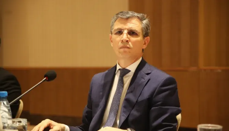 Makron hakimiyyətini hansı təhlükələr gözləyir? - Zahid Oruc Fransadakı böhranı təhlil etdi