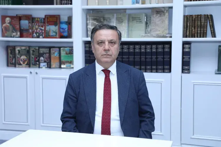 “Azərbaycan dilində təhsil İranın ərazi bütövlüyünə zərər vurmaz” - Alimdən Tehrana mesaj