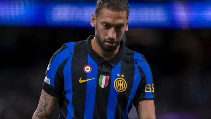 Hakan Çalhanoğludan gözlənilməz qərar