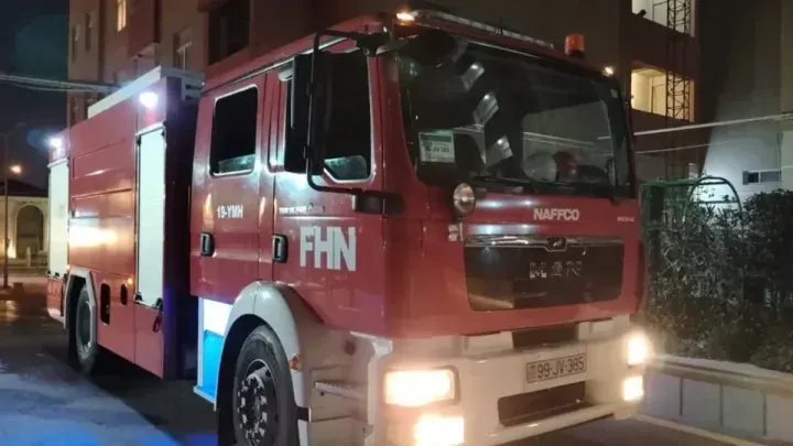 Bakıda hündürmərtəbəli binada yanğın baş verib