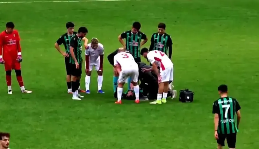 Türkiyədə futbolçu oyun zamanı infarkt keçirdi
