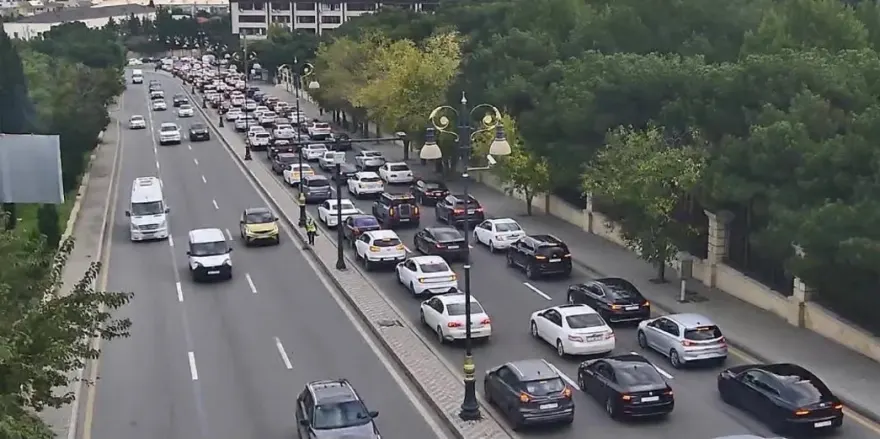 Bakıda bu yollarda sıxlıq var - SİYAHI