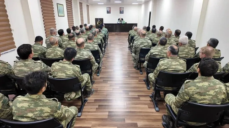 Azərbaycan Ordusunda ehtiyatdan çağırılan hərbi vəzifəlilərin təlim toplanışları başa çatdı - FOTO