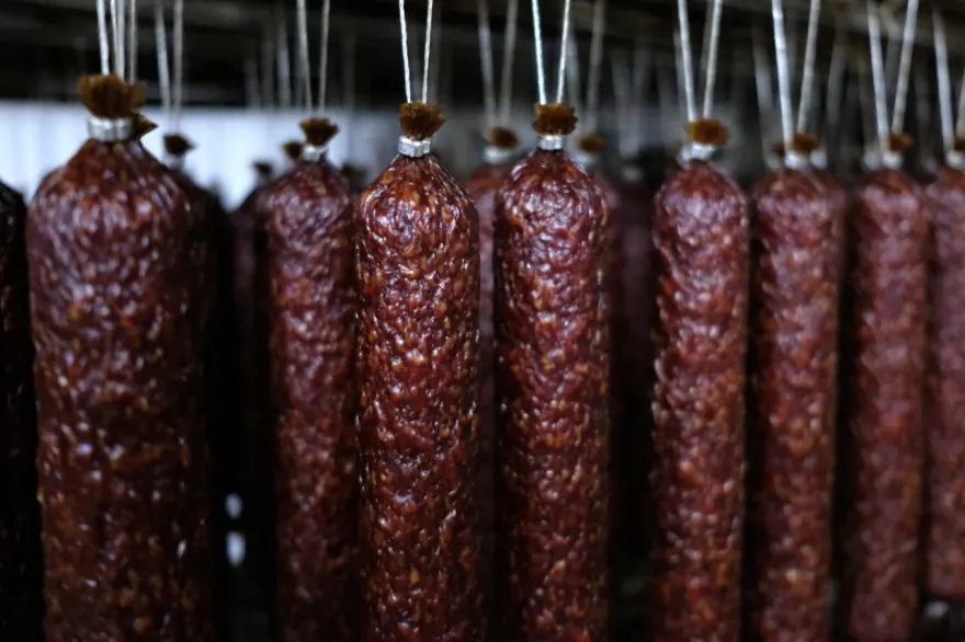 Назван тип мясных продуктов, повышающий риск развития рака желудка