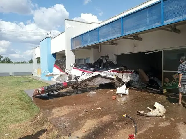 Braziliyada təyyarə uşaq bağçasına çırpılıb