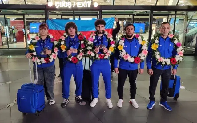 Vətənə 9 medalla qayıtdılar
