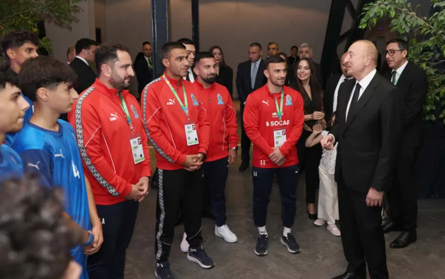 Prezidentin futbolçularla görüşündə maraqlı anlar - Video