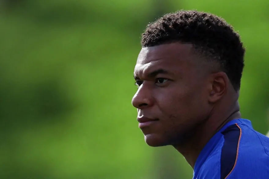 Mbappe Çin xalqından üzr istədi