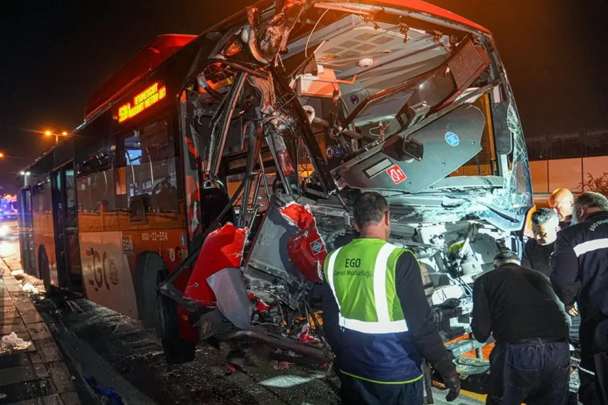 Türkiyədə avtobus qəzasında 24 nəfər xəsarət aldı