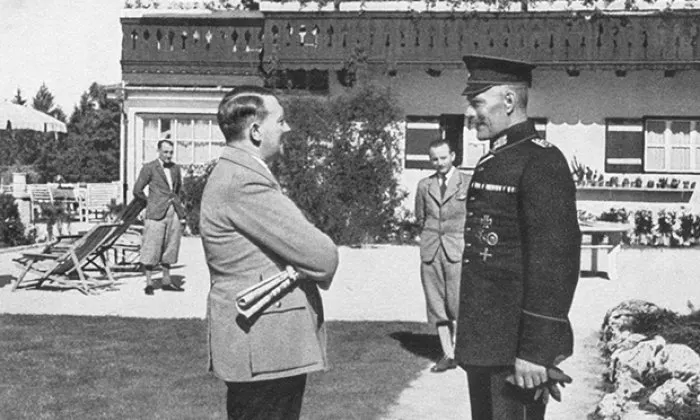 Fürerin gizli həyatı - Adolf Hitler xalqdan gizlətdiyi dəbdəbəli dünyası