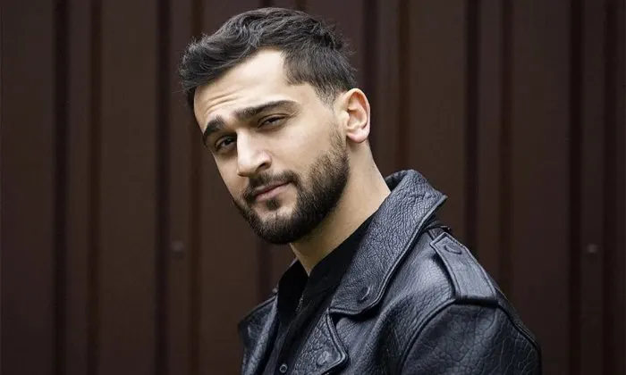 Müğənni Jony nadir xəstəliyə tutulub