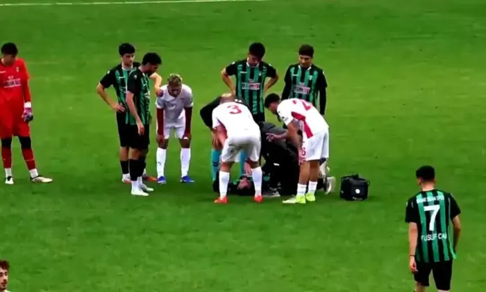Türkiyədə futbolçu oyun zamanı infarkt keçirdi