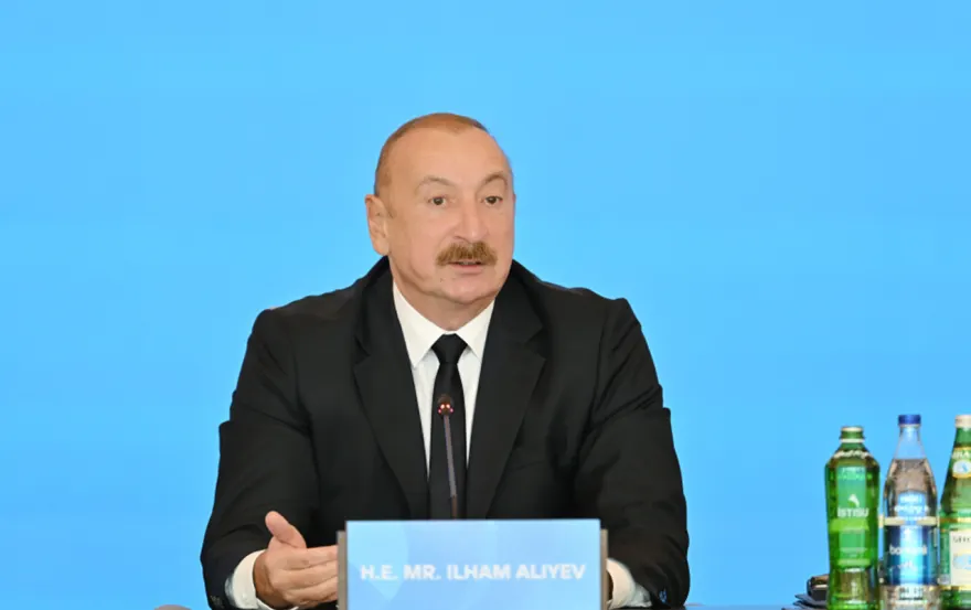 “Kiməsə dərs deməyə çalışmazdan öncə güzgüyə baxmalısınız”