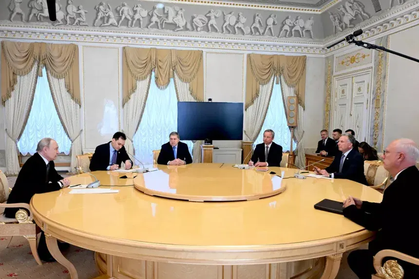 Putin Uitkoffa Rusiyanın noyabrda ABŞ və Ukrayna ilə danışıqlara hazır olduğunu bildirib