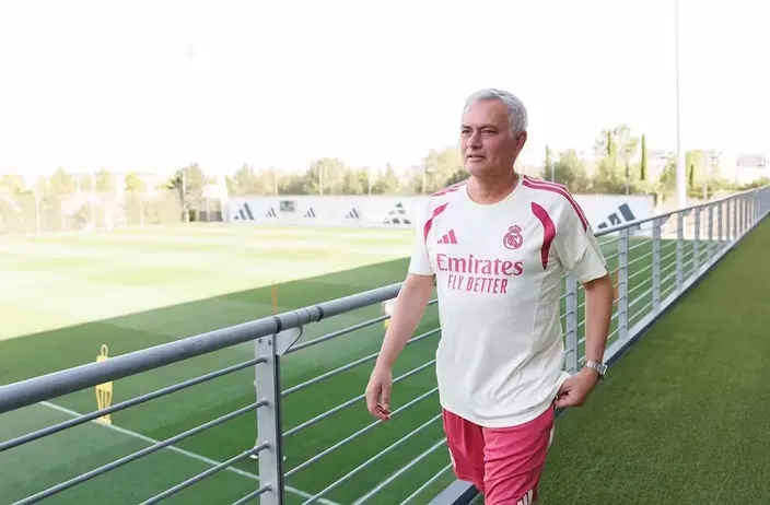 Mourinyodan jurnalistlərə irad: Niyə heç biriniz onun haqqında soruşmadınız?