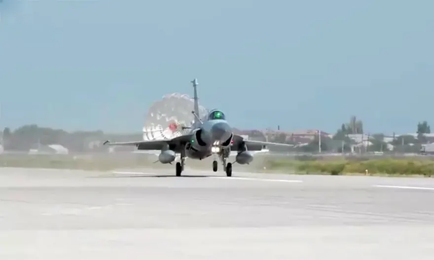 Pilotlar birgə təlimdə döyüş tapşırıqlarını dəqiqliklə yerinə yetirdilər