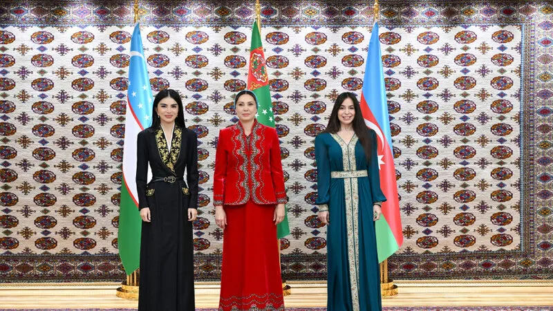 Aşqabadda Leyla Əliyevanın üçtərəfli görüşü oldu