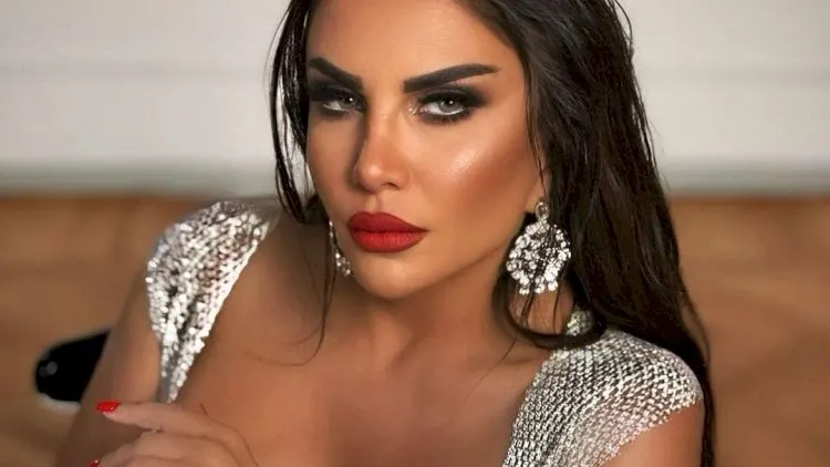 Müğənni: “4 il əvvəl qabırğalarımı çıxartdırmışam”