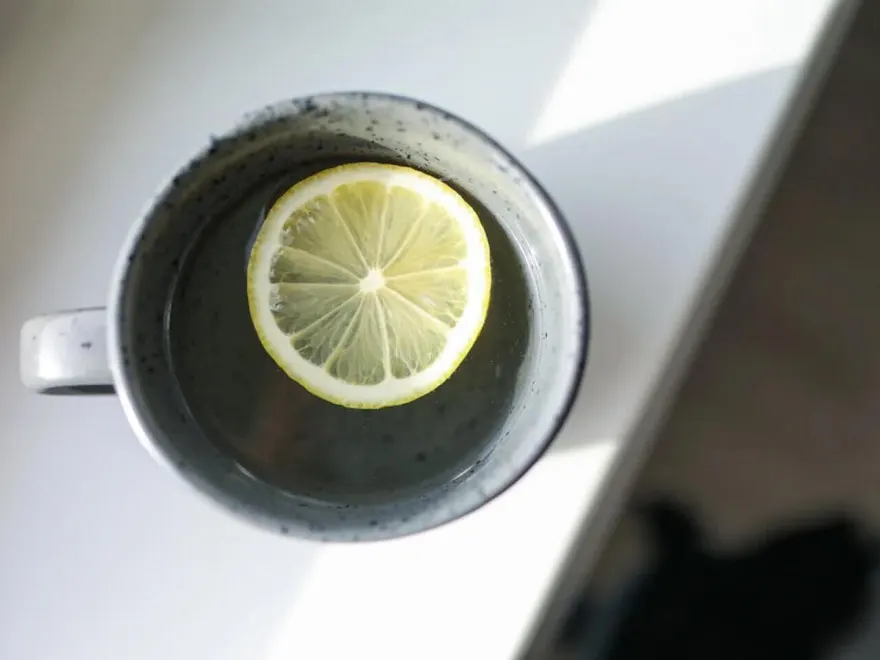 Səhərlər acqarına limonlu su içənlərə xəbərdarlıq edildi