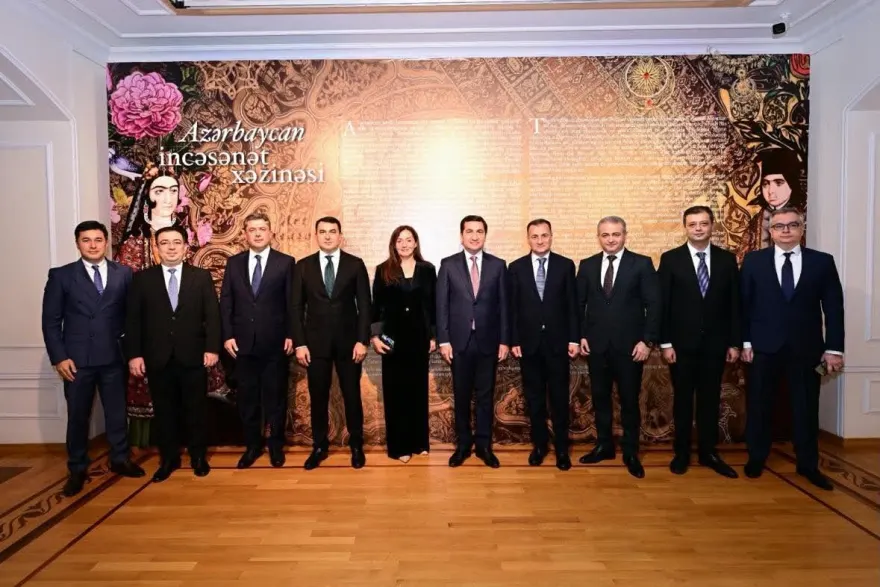 "Sülhün dili və dezinformasiyaya qarşı mübarizə"