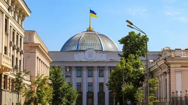 Ukrayna daha 3 ay müharibə rejimində qalacaq
